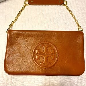 Tory Burch bombe reva logo clutch